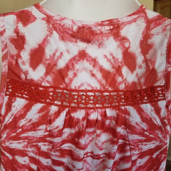 World Unity Tie-Dye Printed Top - Picture 10 of 12